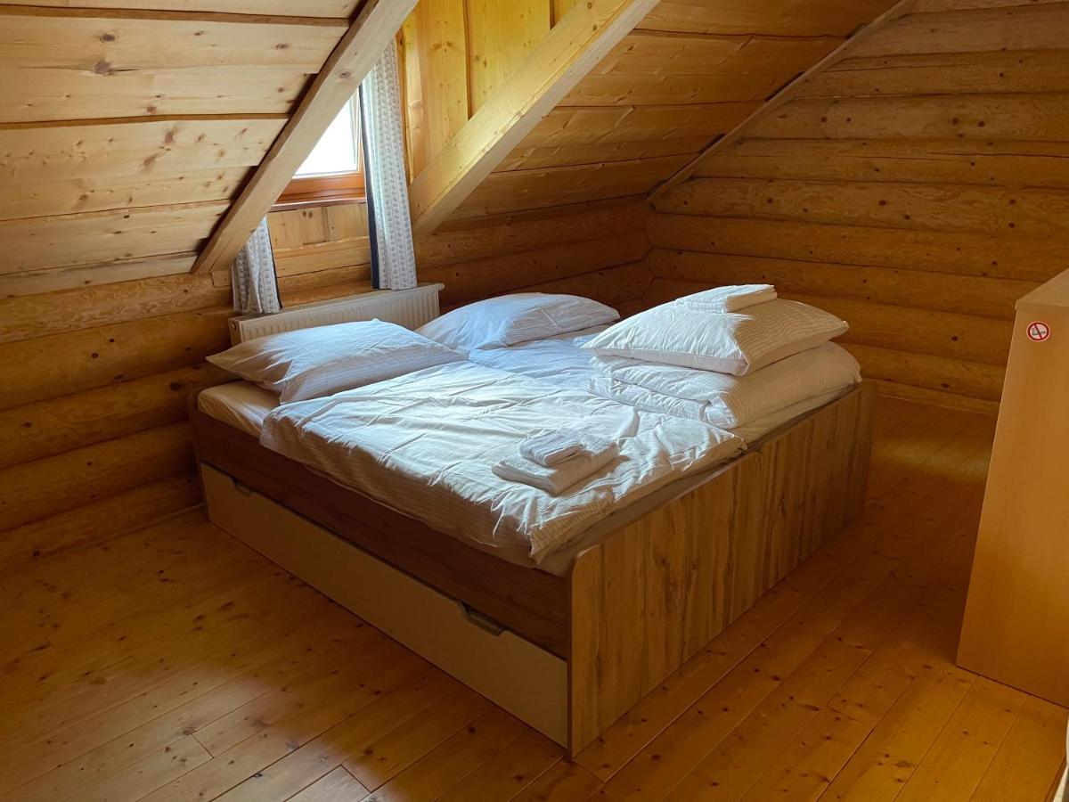 Trinity Log Cabin Wellness Resort Štrba Eksteriør billede