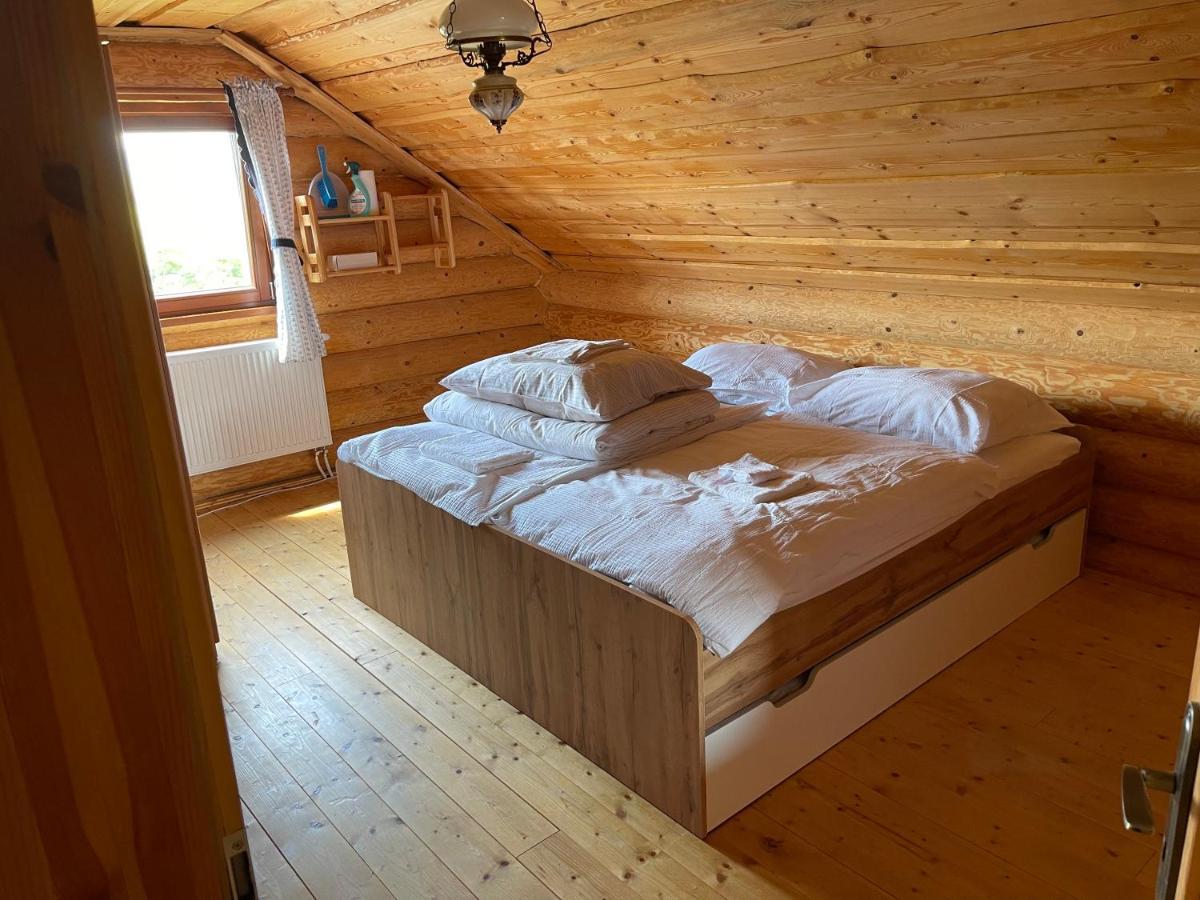 Trinity Log Cabin Wellness Resort Štrba Eksteriør billede